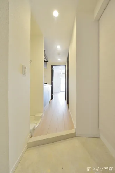 Van Vert Nihonbashi - Interior - ["Flooring", "Floor", "Ceiling"]