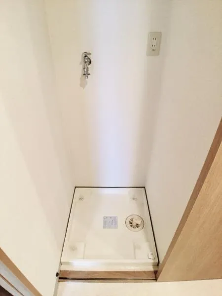 Rix α - Interior - ["Wood", "Flooring", "Floor"]