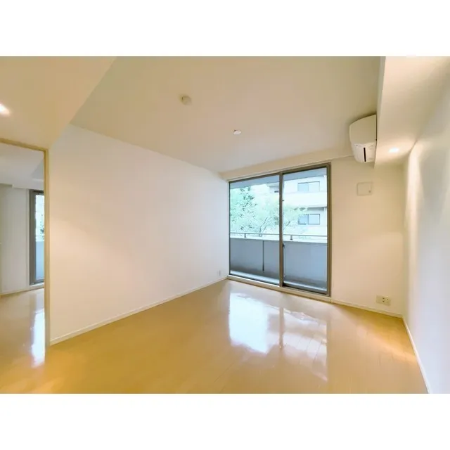 Orchid Residence Kagurazaka - Interior - ["Wood", "Hall", "Window"]