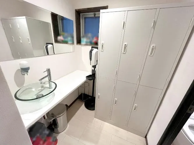 Soshu Building, Rooms 101 and 104