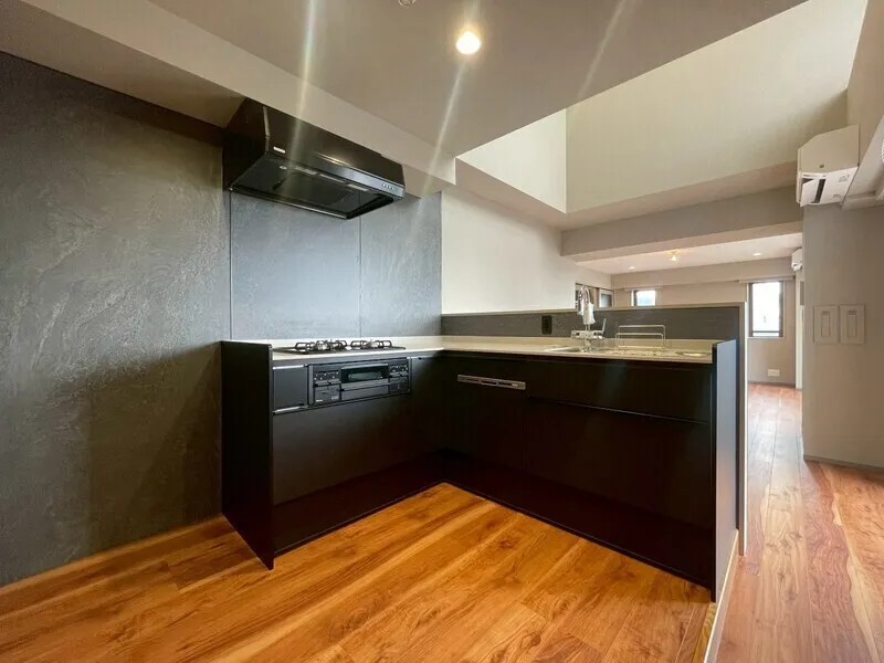 LUMIEC un Sasazuka - Interior - ["Flooring", "Kitchen", "Floor"]