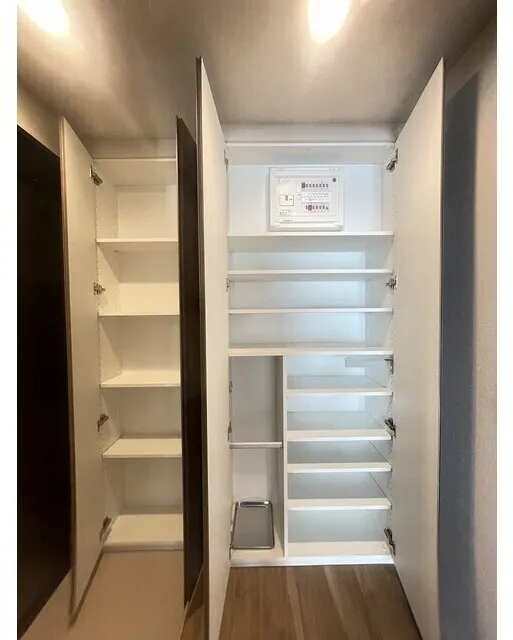 Wellis Urban Sumiyoshi West - Interior - ["Wood", "Flooring", "Floor"]