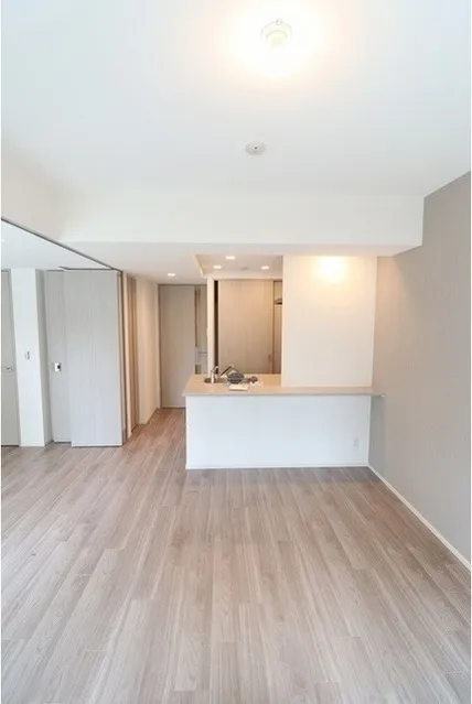 Predia Court Yoyogi Uehara - Interior - ["Building", "Wood", "House"]