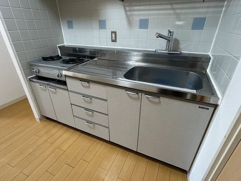 WillDo Otsuka - Interior - ["Kitchen Sink", "Kitchen", "Major appliance"]