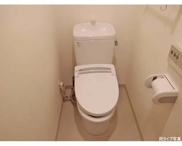 Comforia Higashishinagawa - Interior - ["Toilet seat", "Toilet", "Plumbing fixture"]