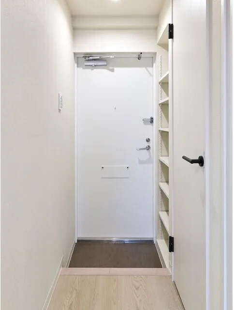 Milia Residence Ochanomizu - Interior - ["Wood", "Flooring", "Floor"]