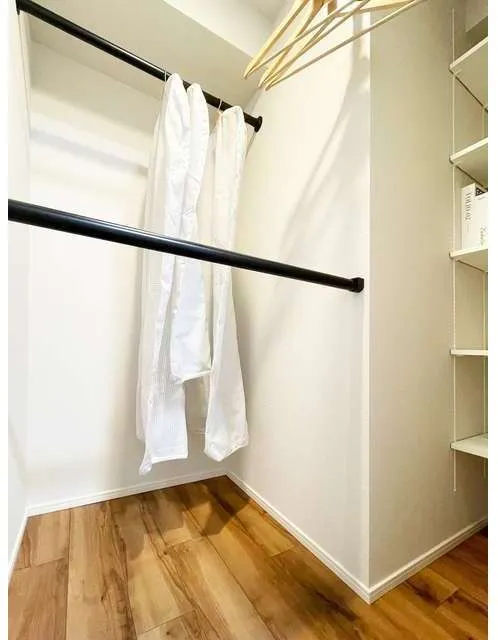 ORSUS Itabashi Honcho - Interior - ["Clothes hanger", "Interior design", "Ceiling"]