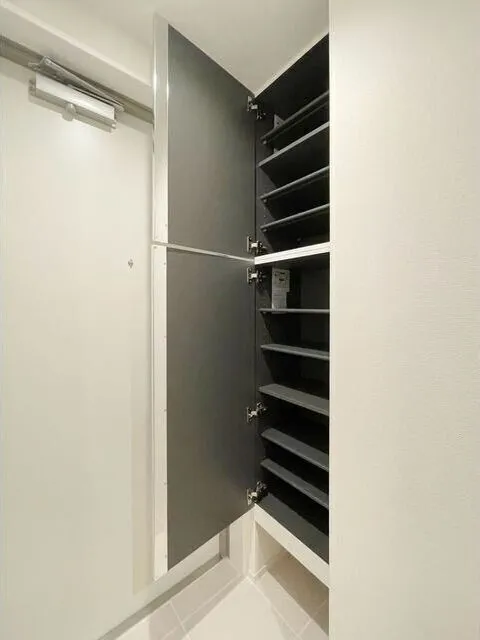 Infilink Asagaya Minami - Interior - ["Shelving", "Silver", "Household hardware"]