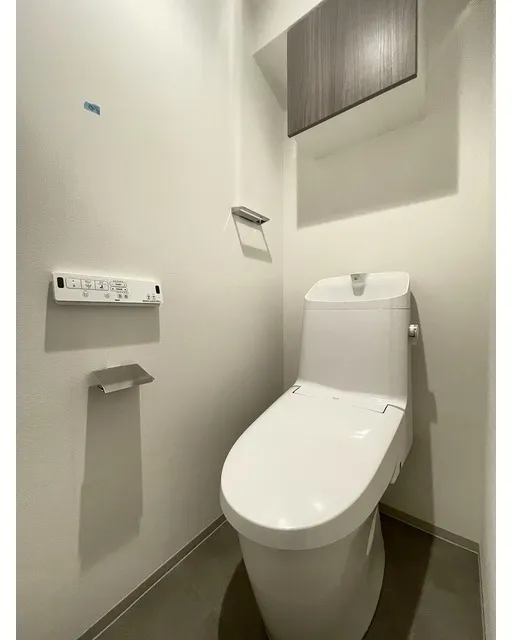 Comforia Liv Nagafukucho - Interior - ["Toilet seat", "Toilet", "Plumbing fixture"]