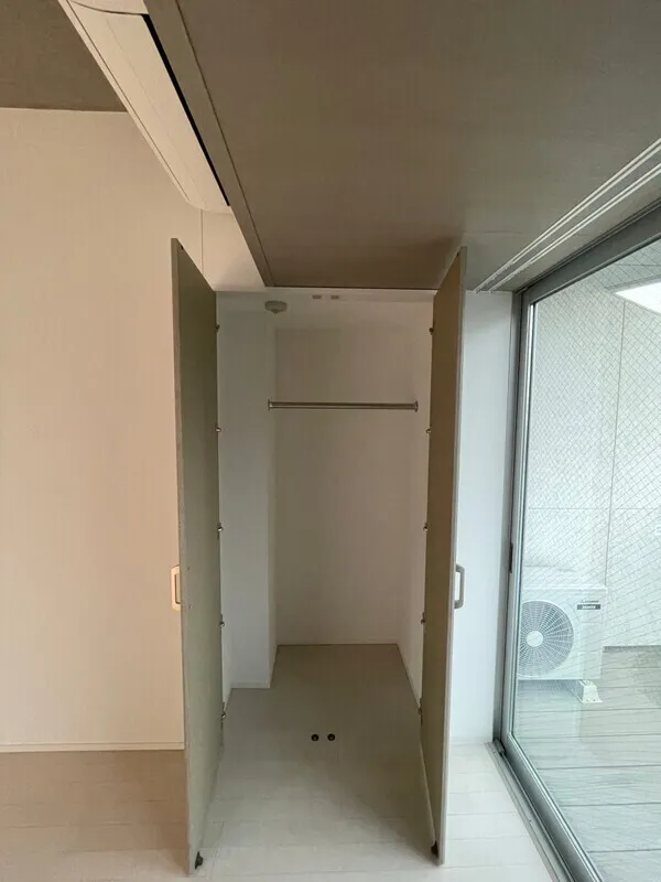 Milia Residence Shinjuku Gyoen II - Interior - ["Floor", "Flooring", "Grey"]