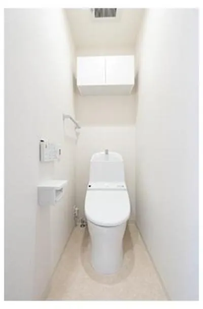 River & Tower - Interior - ["Toilet seat", "Toilet", "Plumbing fixture"]