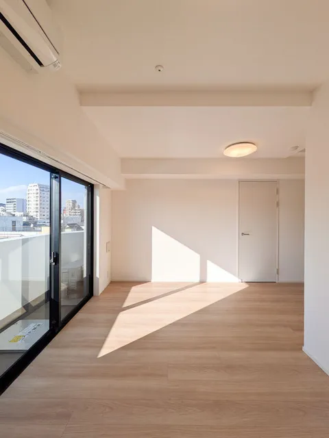Comforia Liv Hirai MUTIO - Interior - ["Flooring", "Floor", "Ceiling"]