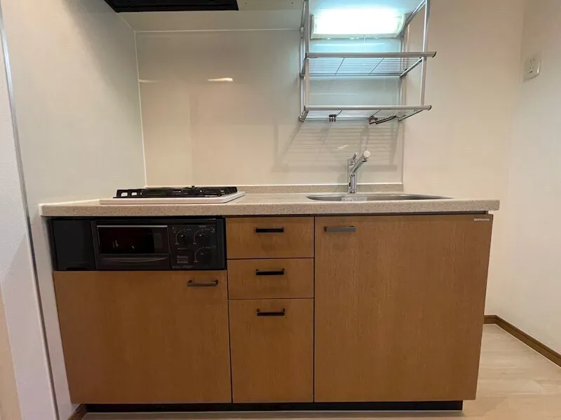 Residia Ueno Ikenohata - Interior - ["Wood", "Kitchen Sink", "Major appliance"]