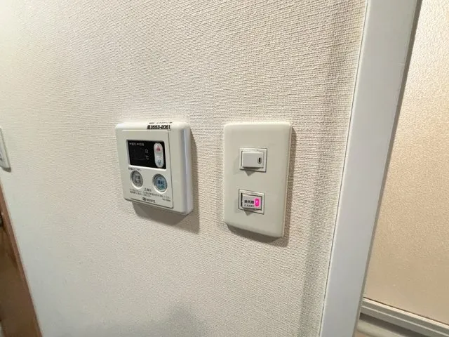 Doel Inn Tsukishima - Interior - ["Electronic device", "Technology", "Machine"]