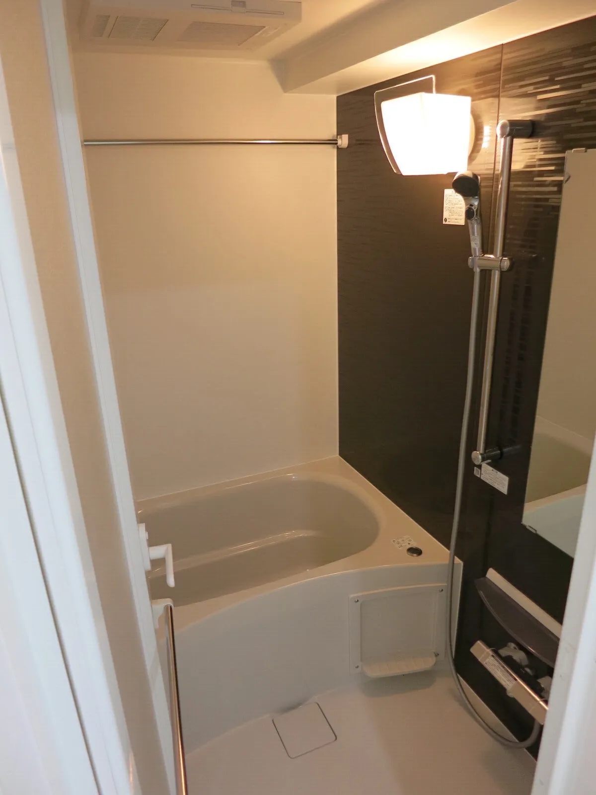 Milia Residence Myogadani - Interior - ["Flooring", "Floor", "Plumbing fixture"]