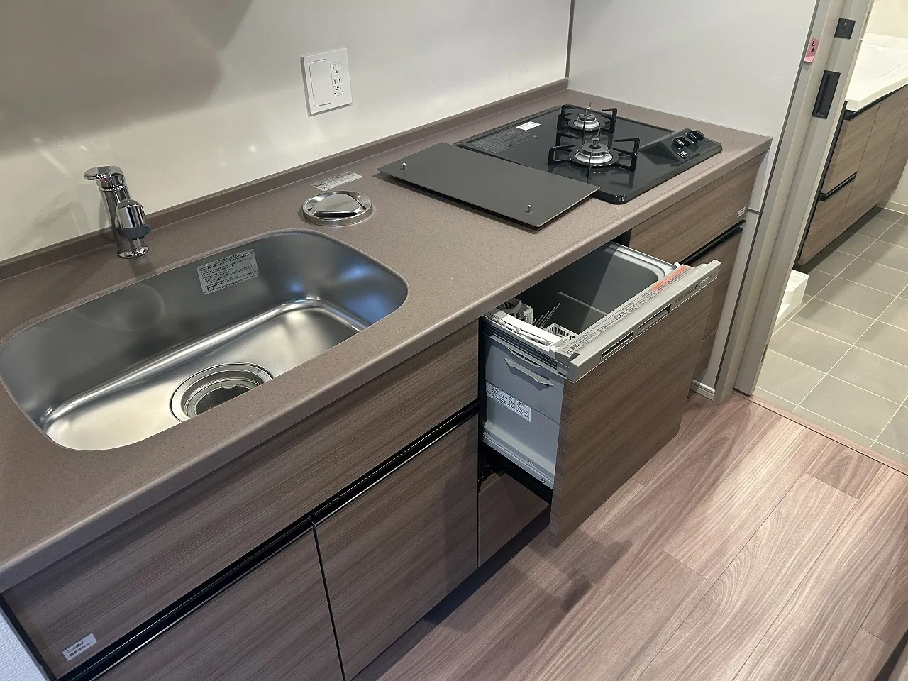 Branchiesta Ekoda - Interior - ["Kitchen Sink", "Major appliance", "Kitchen"]