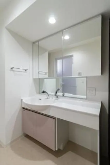 SASAZUKA TODAY - Interior - ["Mirror", "Tap", "Plumbing fixture"]