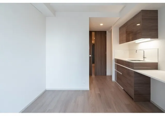 Comforia Higashiueno - Interior - ["Wood", "Flooring", "Floor"]