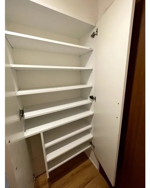 BLESS Nishi Sugamo - Interior - ["Wood", "Flooring", "Shelving"]