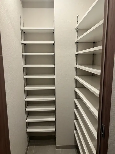 Geoent Shirokanedai - Interior - ["Shelving", "Shelf", "Hardwood"]