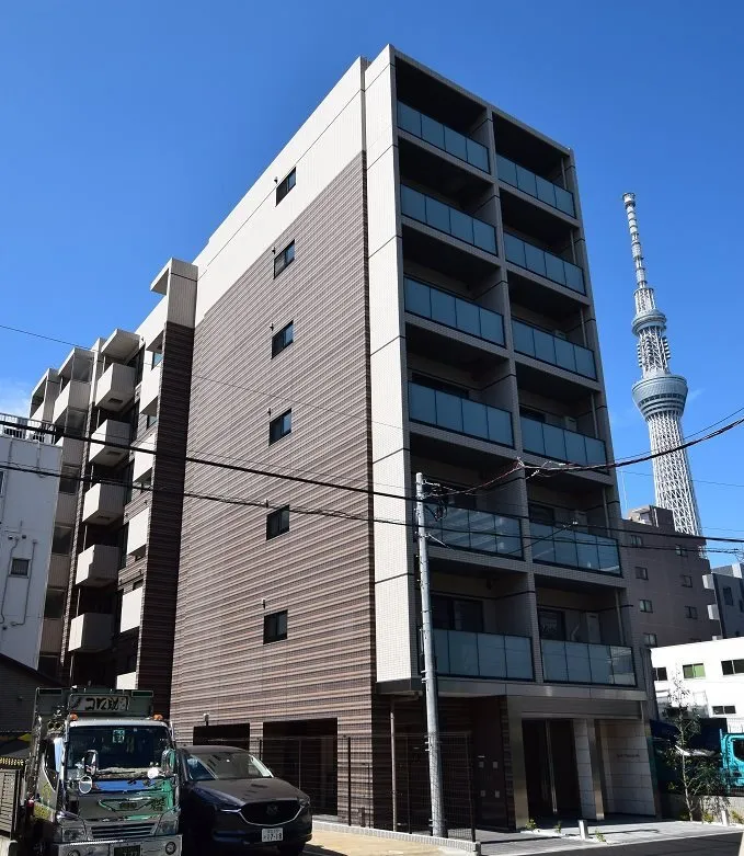 Light Terrace Oshiage - Exterior - ["Sky", "Automotive parking light", "Building"]