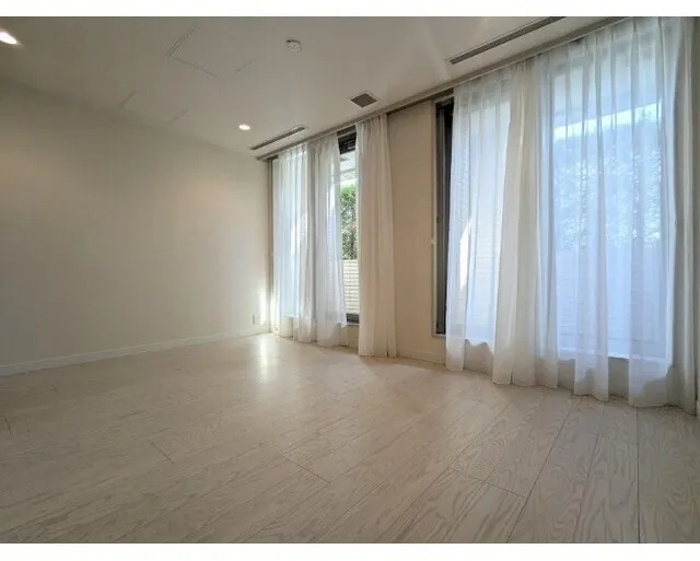Prime Square City - Interior - ["Building", "Fixture", "Curtain"]
