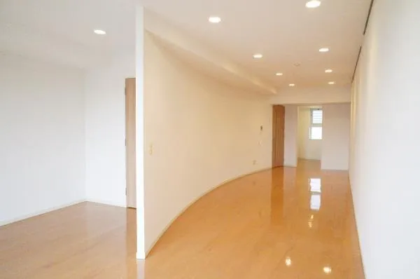 Brillia Ist Sangenjaya Ivy Terrace - Interior - ["Flooring", "Floor", "Wood"]
