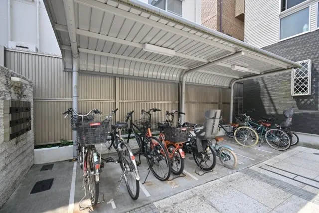 Prague Terrace, In Front Of The University Of Tokyo - Exterior - ["Bicycle", "Parking", "Bicycle frame"]