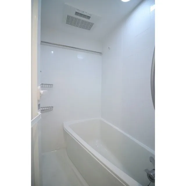 Comforia Fudomae - Interior - ["Bathtub", "Building", "Plumbing fixture"]