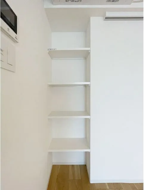 Grand Paseo Yoyogi Uehara - Interior - ["Wall", "Wood", "Shelving"]