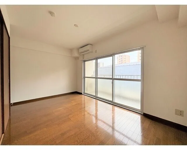Kaminakazato Heights - Interior - ["Flooring", "Floor", "Wood"]