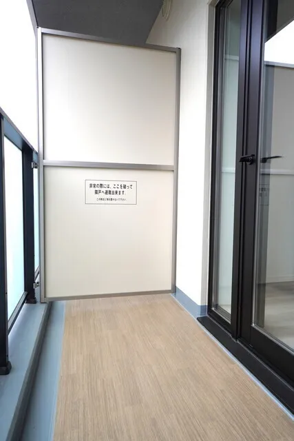 Belfirth Kanda Jimbocho - Interior - ["Flooring", "Floor", "Glass"]
