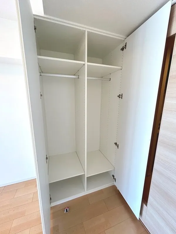 BLESS Kamiikebukuro - Interior - ["Wood", "Flooring", "Floor"]
