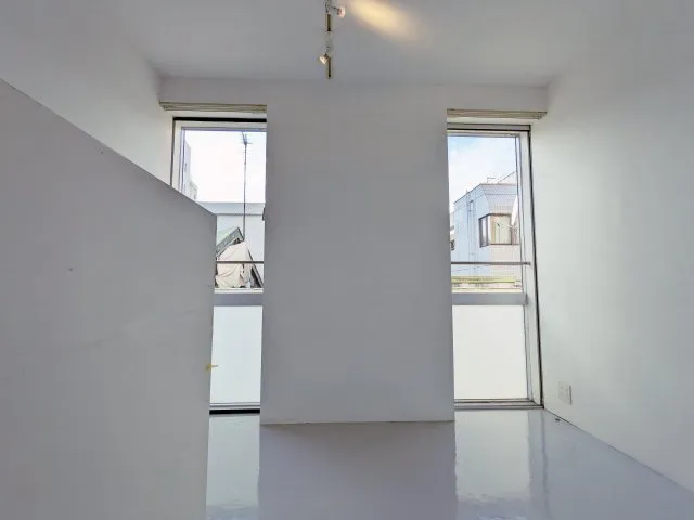 Faret Yoyogi Uehara - Interior - ["Window", "Building", "Fixture"]
