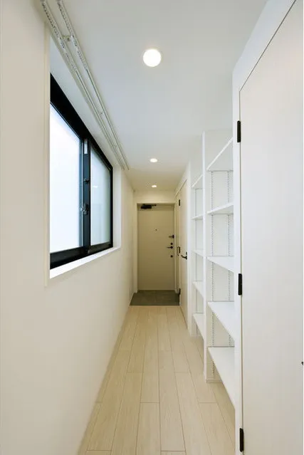 ASTILE Harajuku - Interior - ["Building", "Window", "Fixture"]