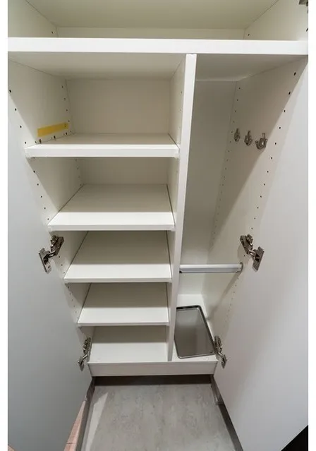 Livio Maison Asakusa Kaminarimon - Interior - ["Cupboard", "Cabinetry", "Household hardware"]