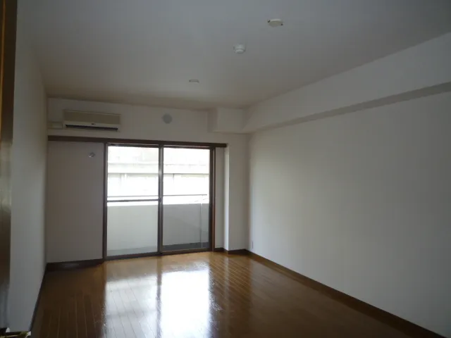 First Village Shirokanedai - Interior - ["Building", "Window", "Fixture"]