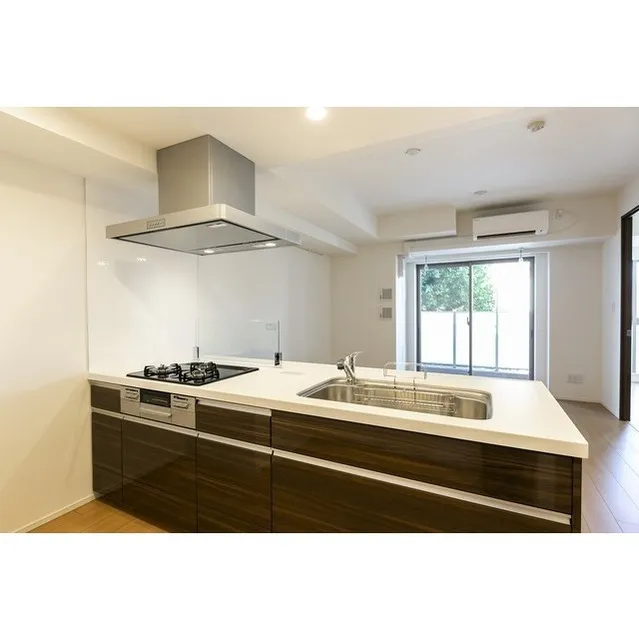 Hiroo Villa Square - Interior - ["Room", "Property", "Furniture"]