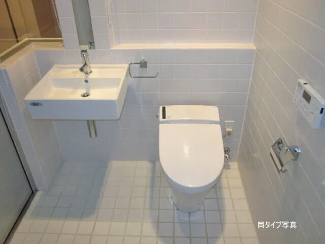 BPR Residence Ningyocho - Interior - ["Bathroom", "Plumbing fixture", "Toilet seat"]