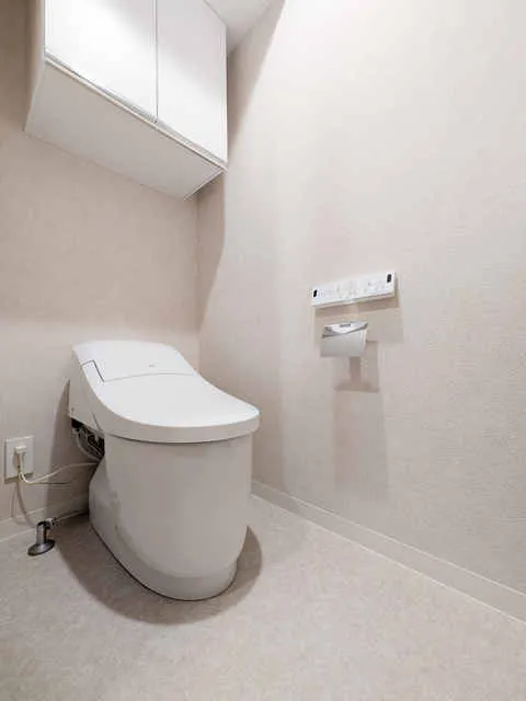 Prime Bliss Morishita Studio - Interior - ["Toilet seat", "Toilet", "Flooring"]