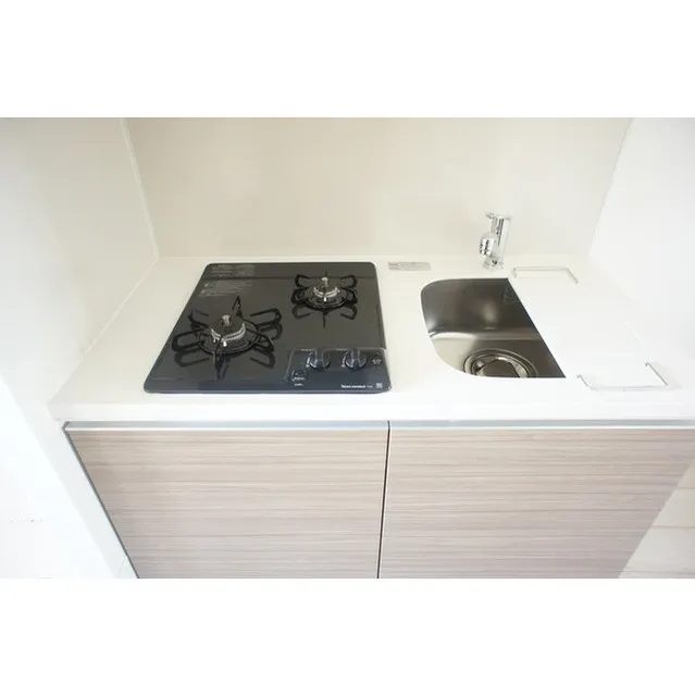 Latierra Toritsu Daigaku - Interior - ["Sink", "Tap", "Countertop"]