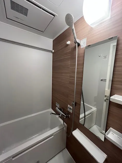 RESIDIA Hongo Kikusaka Place - Interior - ["Plumbing fixture", "Bathroom", "Flooring"]
