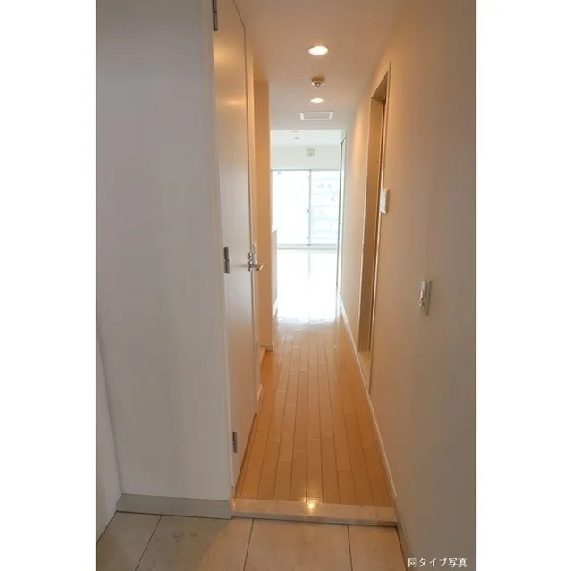 Comforia Shibaura - Interior - ["Building", "Door", "Fixture"]