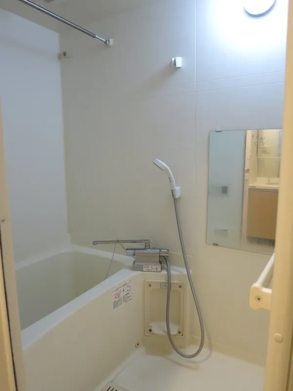 Doue Shintomi Town - Interior - ["Plumbing fixture", "Flooring", "Floor"]
