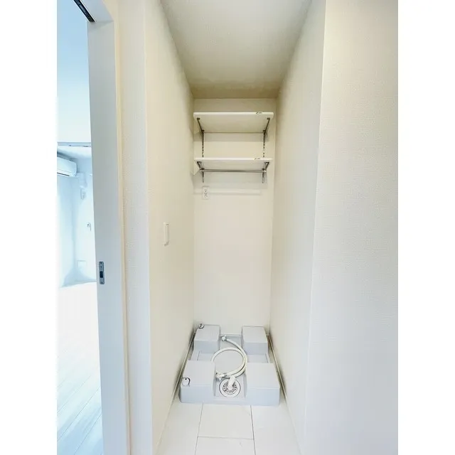 Le Chamveil - Interior - ["Building", "Fixture", "Floor"]