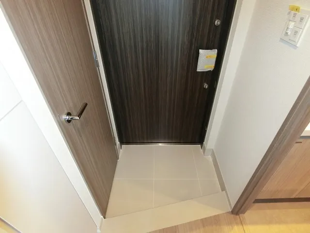 Cross Residence Kamata II - Interior - ["Flooring", "Floor", "Wood stain"]