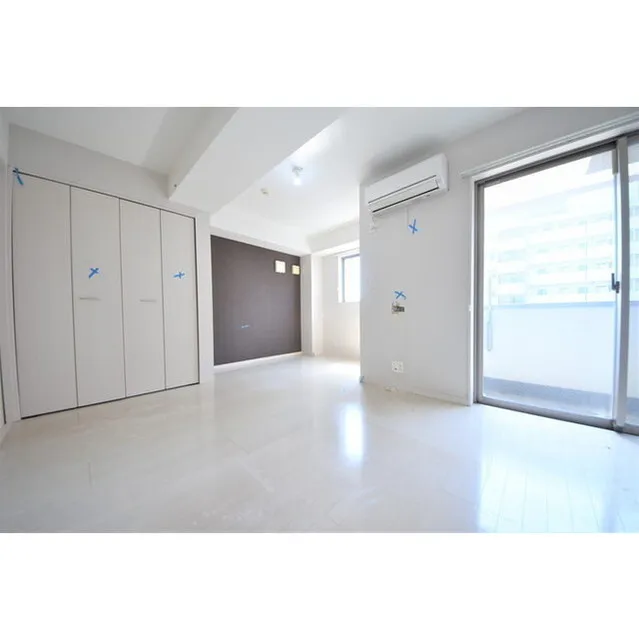 Polar Oku - Interior - ["Cabinetry", "Door", "Fixture"]