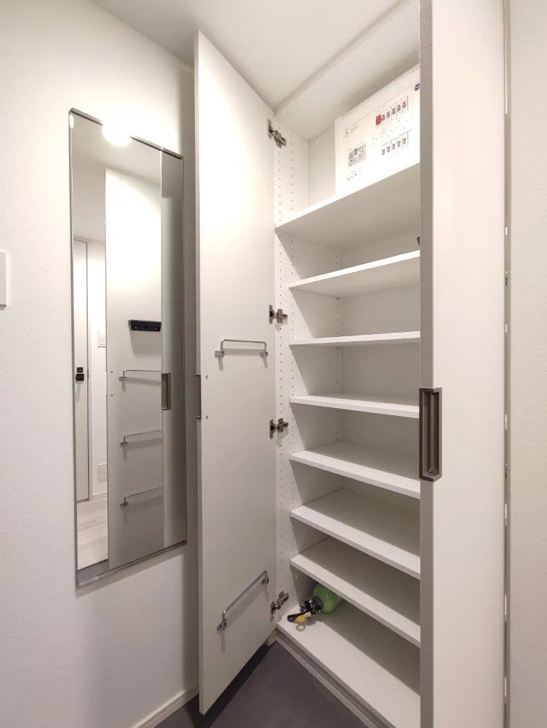 Cross Residence Takadanobaba - Interior - ["Building", "Fixture", "Interior design"]