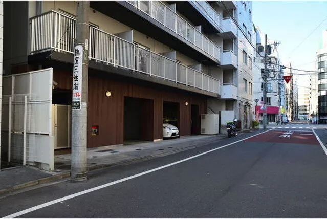 Verde Higashi Nihonbashi - Exterior - ["Road surface", "Road", "Street"]