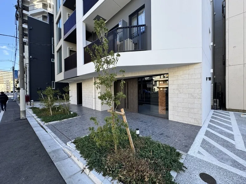 LUMIEC un Iriya - Exterior - []